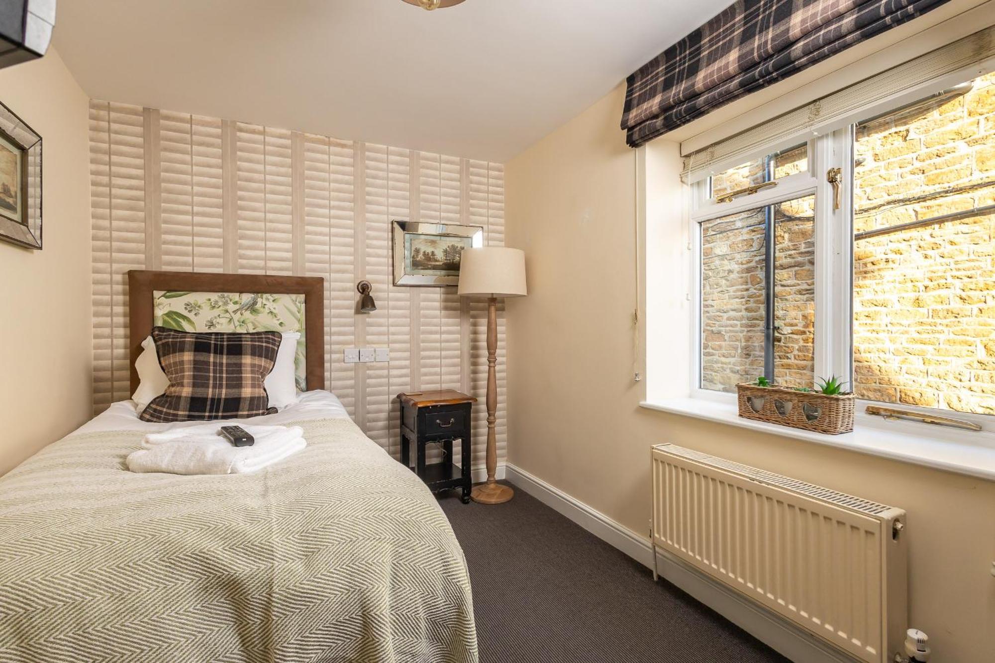 The Olde Coach House Inn Ashby Saint Ledgers Eksteriør bilde